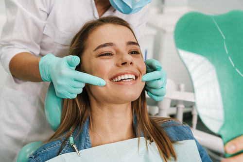 Veneers vs. Bonding | Cosmetic Dentistry in North Carolina